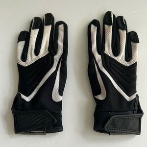 Nike Youth Football Gloves in Size Small